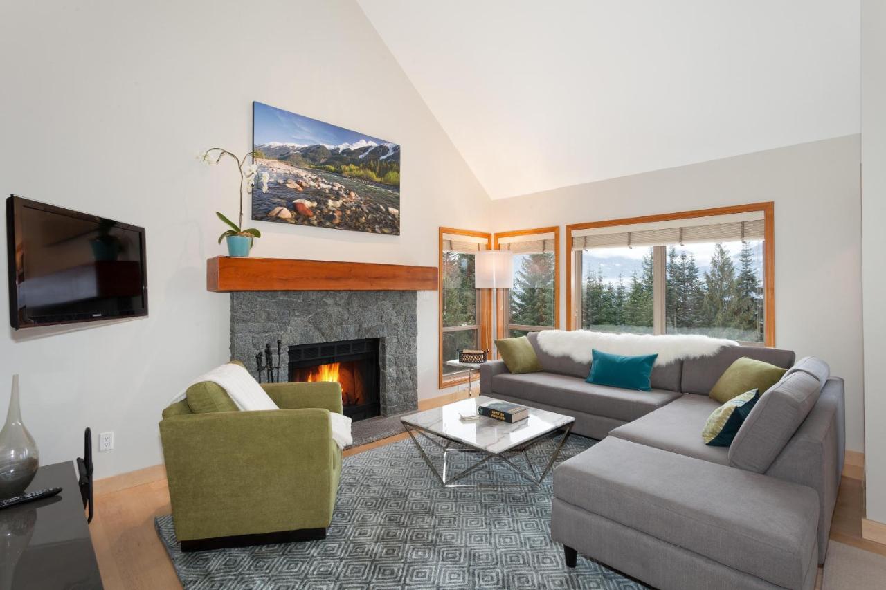 Painted Cliff 11 | Dog Friendly! Ski-In Ski-Out Benchlands Townhome W/ Hot Tub & Fireplace 惠斯勒 外观 照片