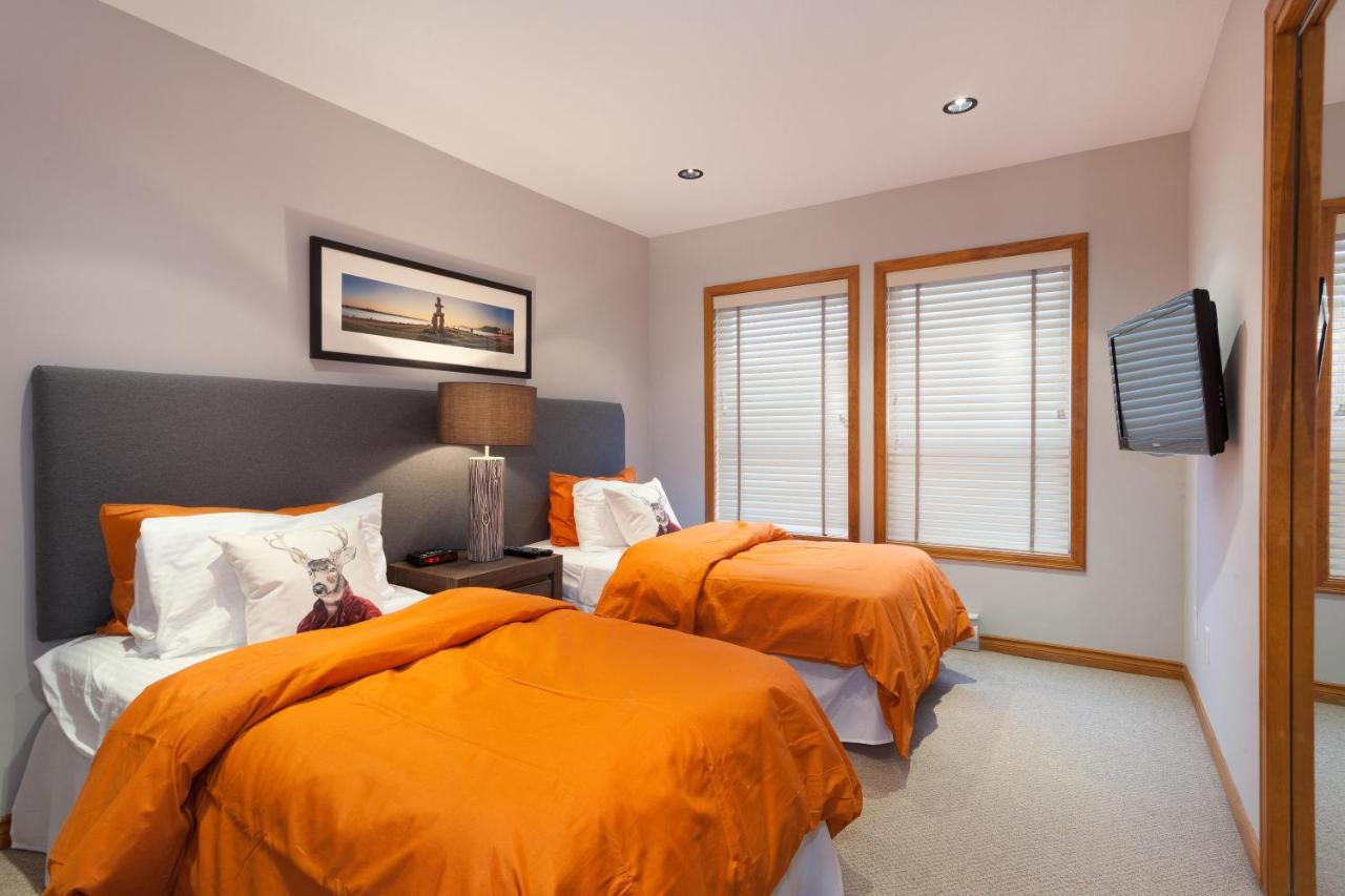 Painted Cliff 11 | Dog Friendly! Ski-In Ski-Out Benchlands Townhome W/ Hot Tub & Fireplace 惠斯勒 外观 照片